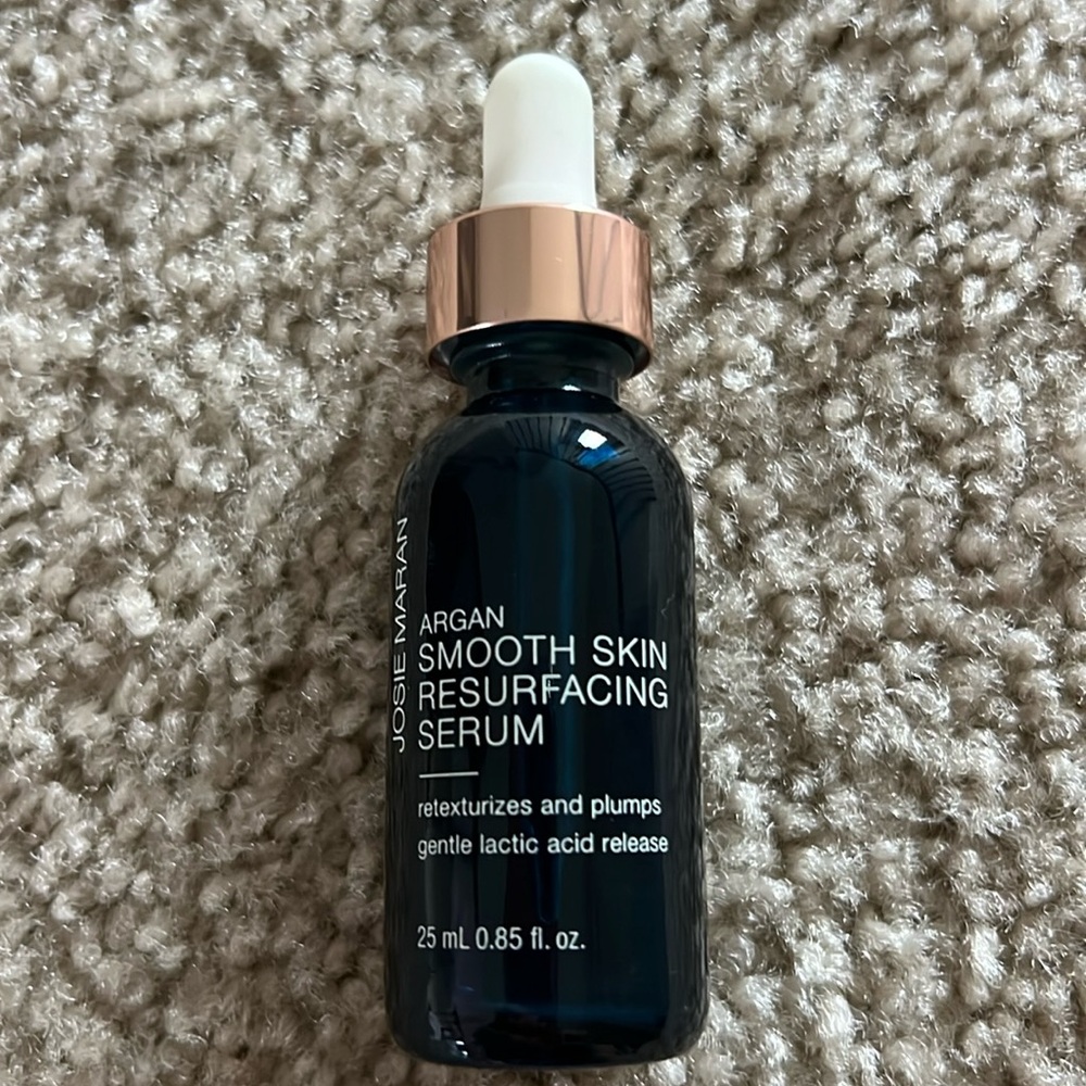 Josie Maran Argan smooth skin resurfacing serum